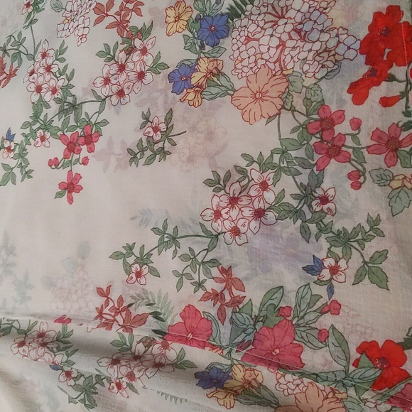 FINAL TOUCH Floral Open Front Kimono Cover-up. - Picture 7 of 7